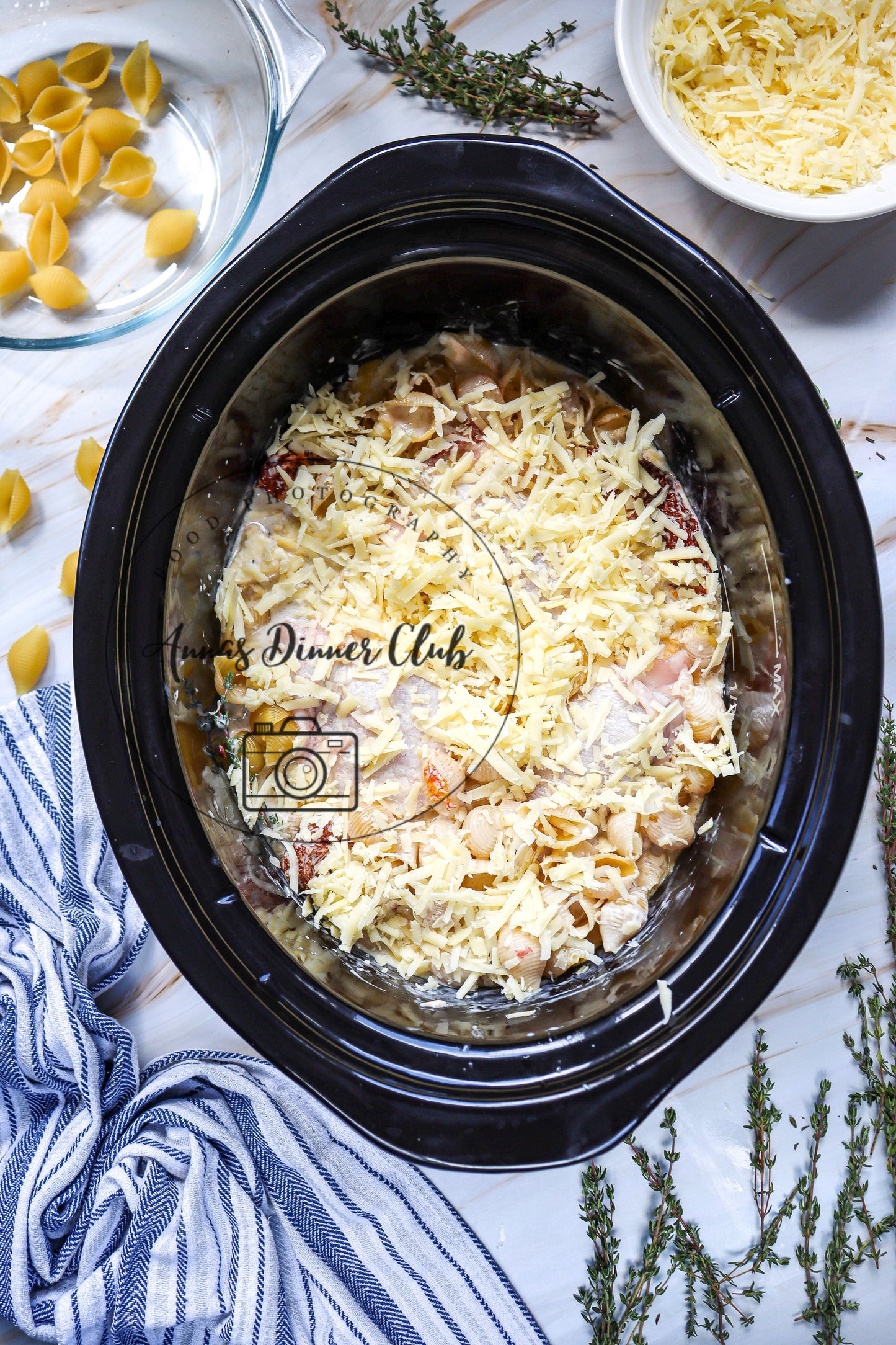 Slow Cooker Marry-Me Mac and Chicken Thighs semi exclusive set 2