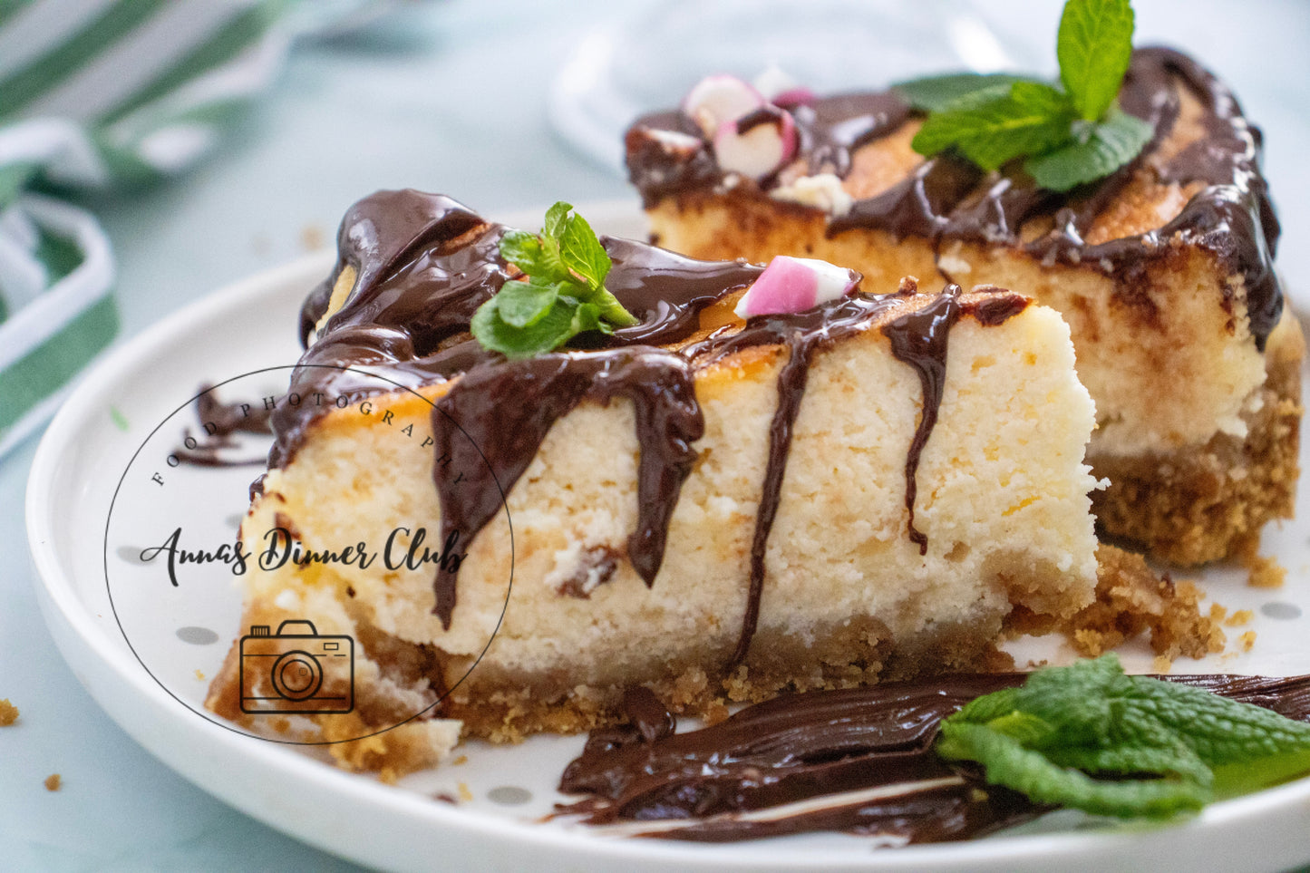 Peppermint Cheesecake with chocolate drizzle - exclusive set
