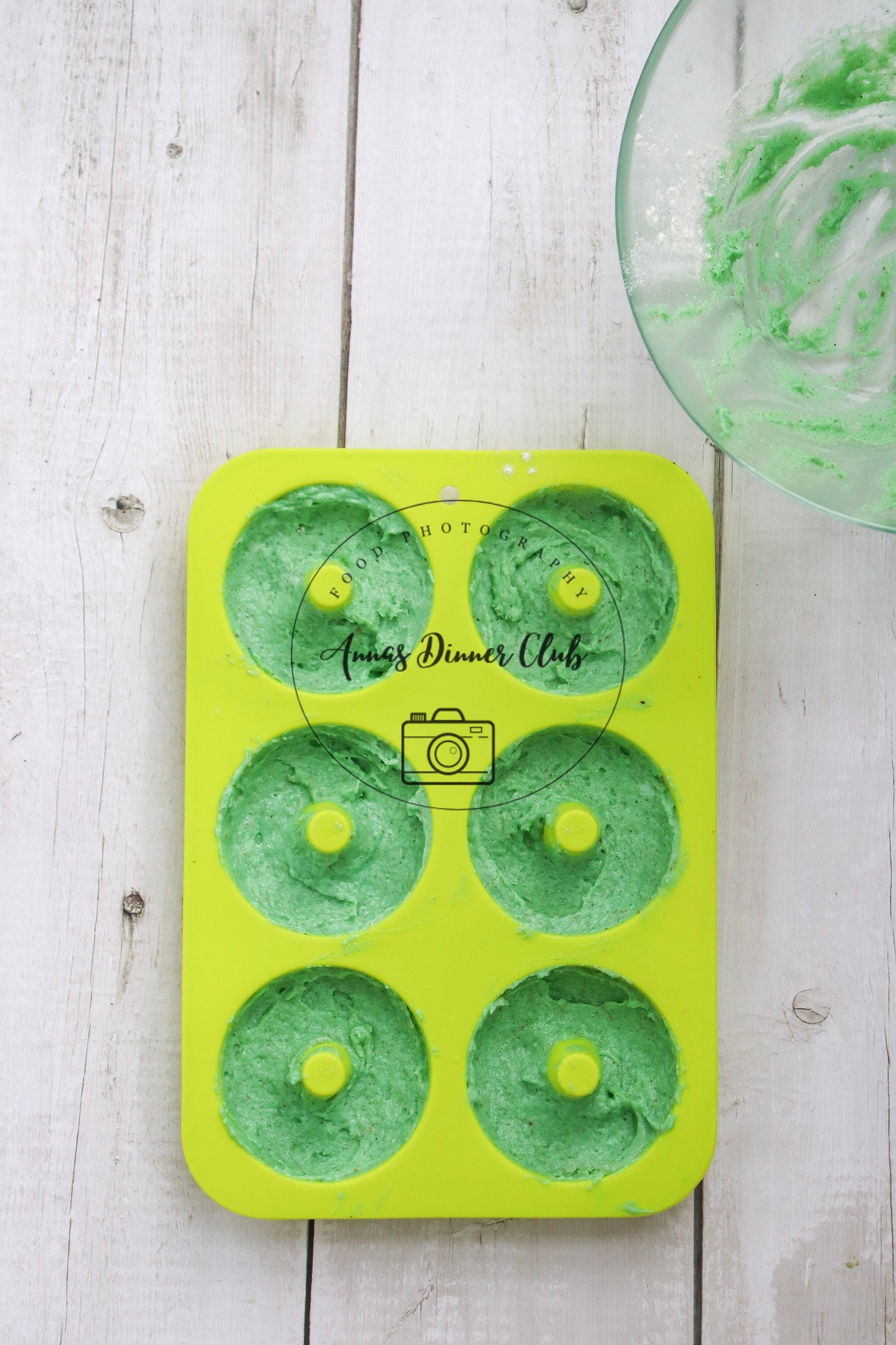 Fast and festive grinch donuts  - exclusive set