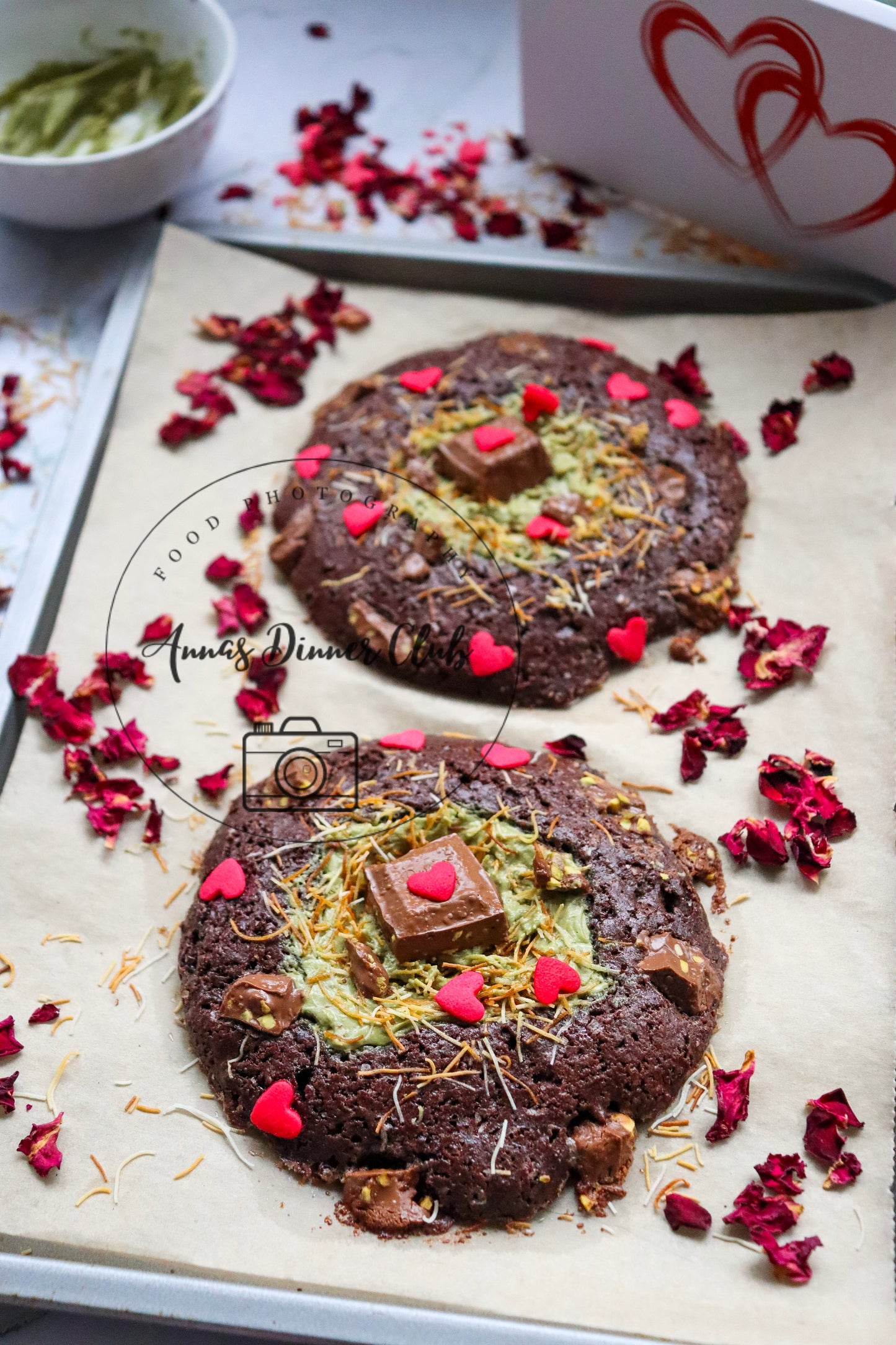 Valentine Dubai chocolate cookies for two  - PLR set