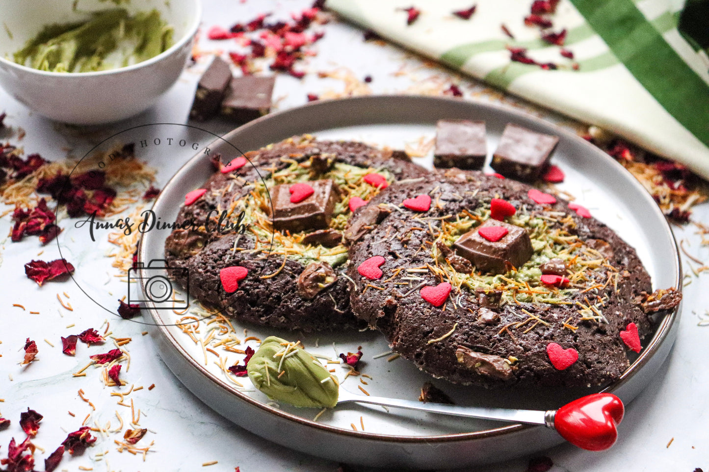 Valentine Dubai chocolate cookies for two  - PLR set