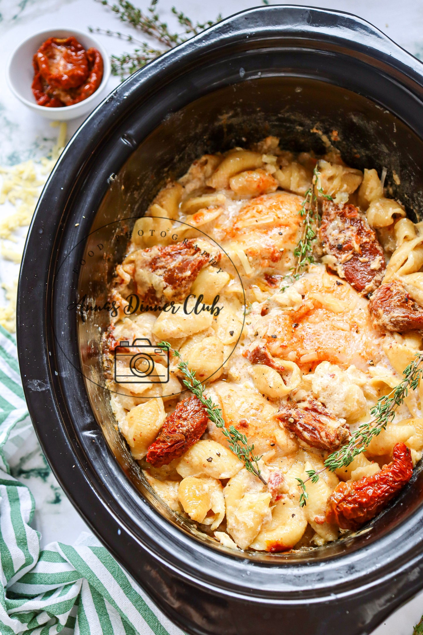 Slow Cooker Marry-Me Mac and Chicken Thighs semi exclusive set 2
