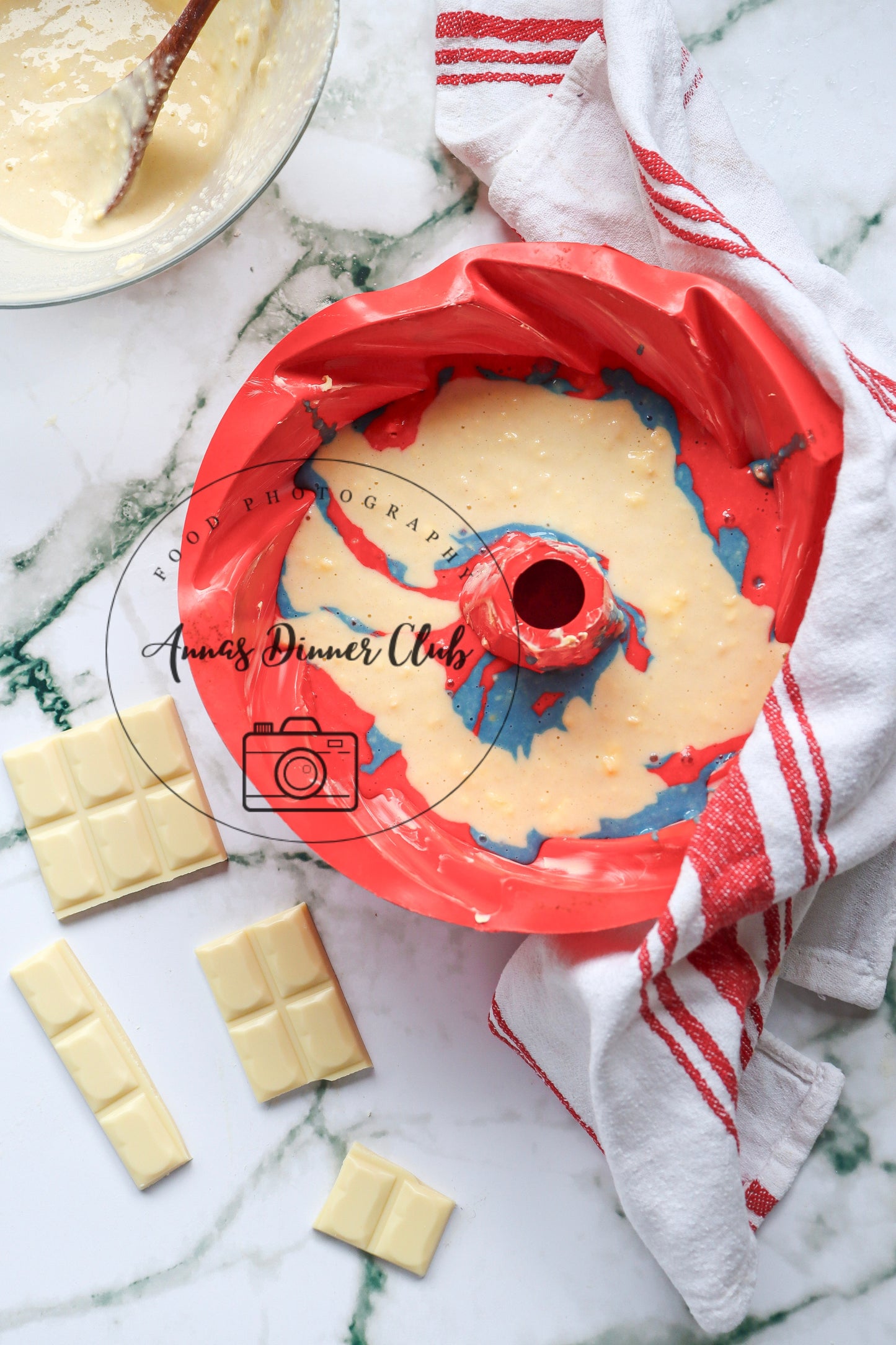 Fourth of July tri-colour Bundt cake - exclusive set