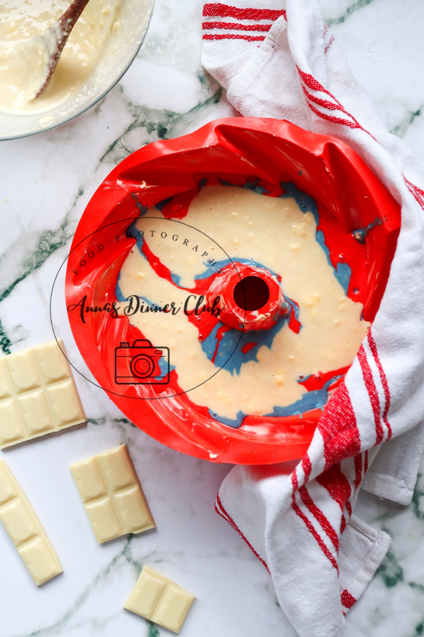 Fourth of July tri-colour Bundt cake - exclusive set