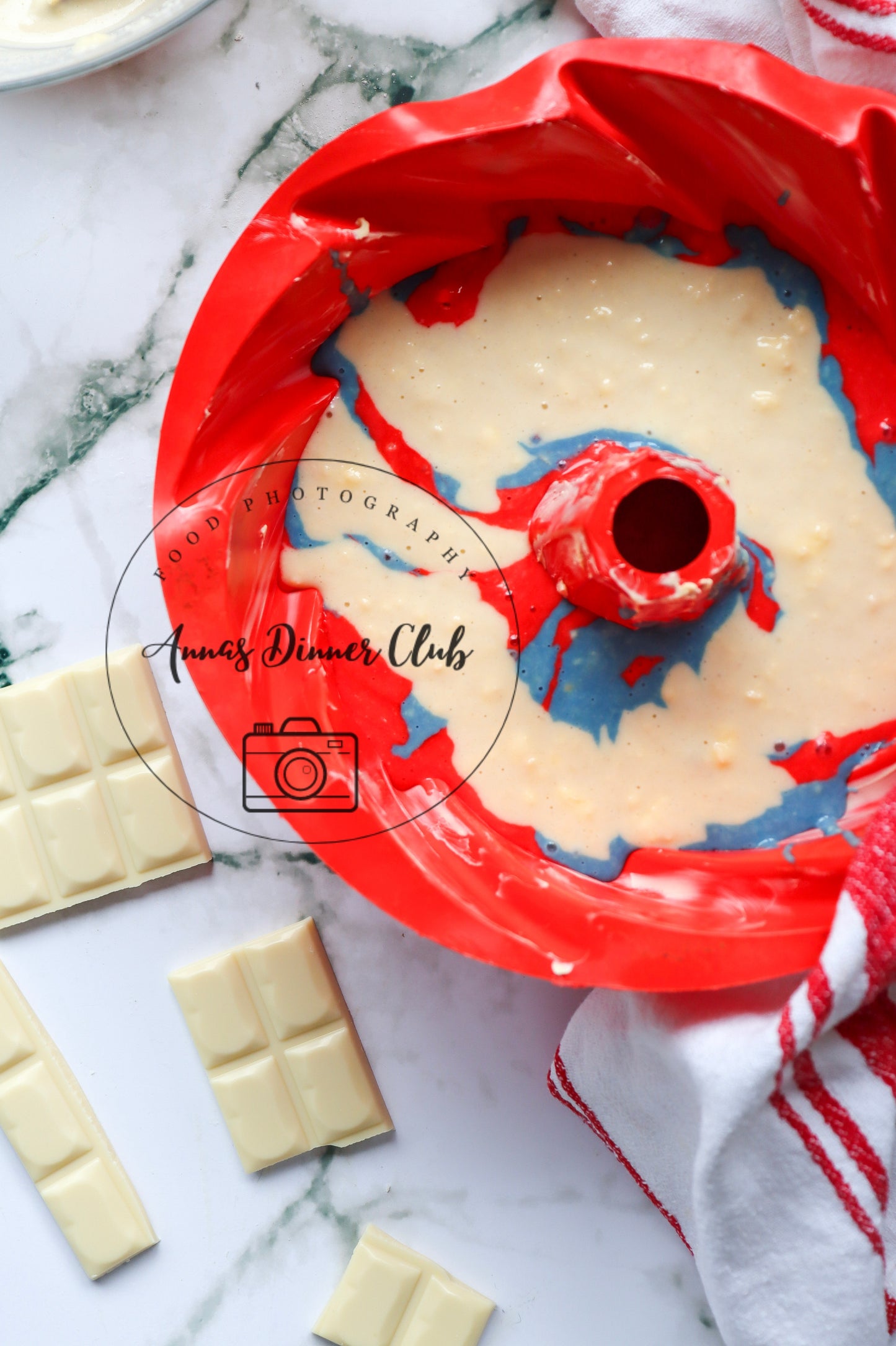 Fourth of July tri-colour Bundt cake - exclusive set
