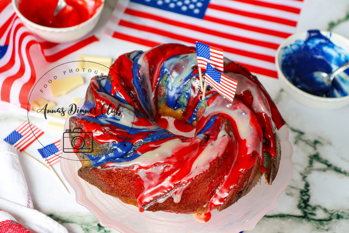 Fourth of July tri-colour Bundt cake - exclusive set