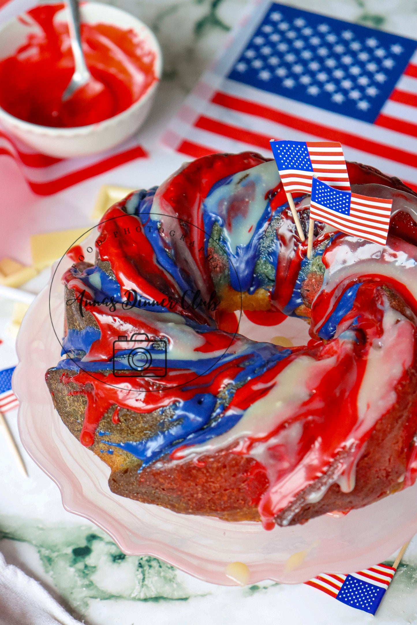 Fourth of July tri-colour Bundt cake - exclusive set