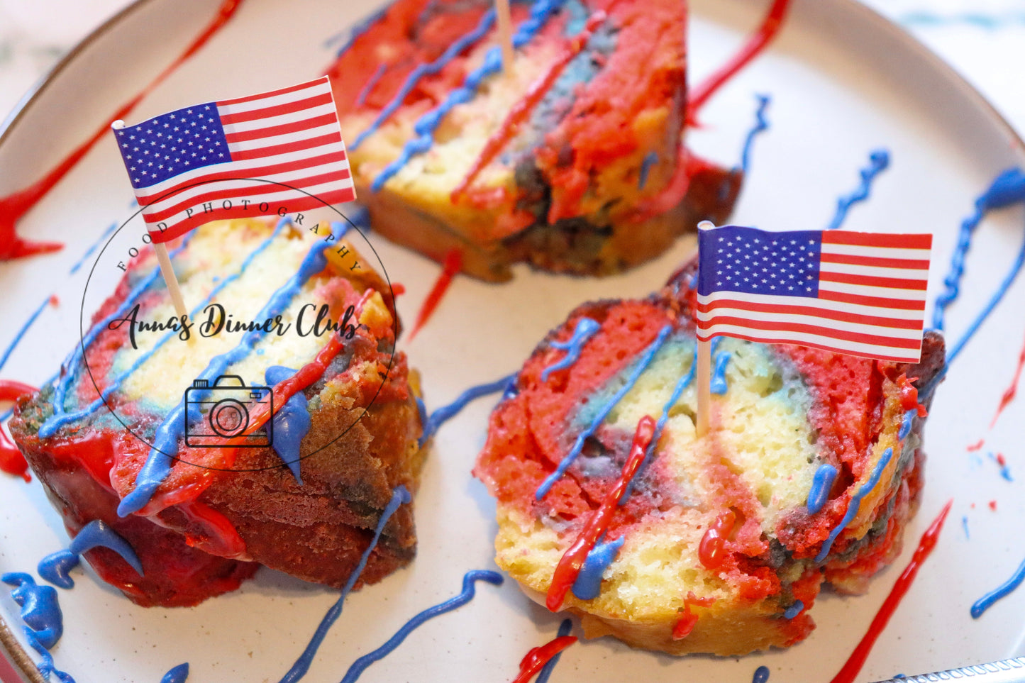 Fourth of July tri-colour Bundt cake - exclusive set