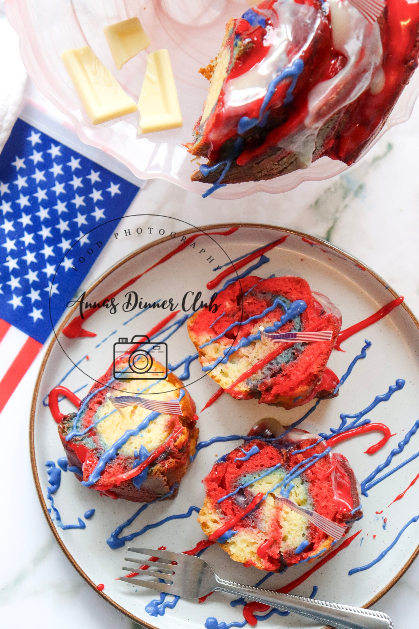 Fourth of July tri-colour Bundt cake - exclusive set