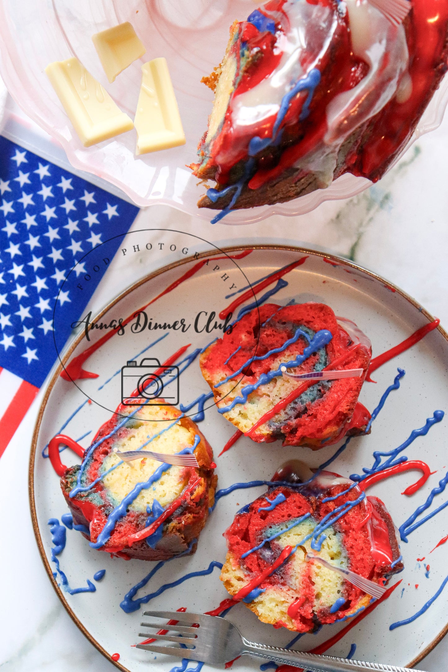 Fourth of July tri-colour Bundt cake - exclusive set