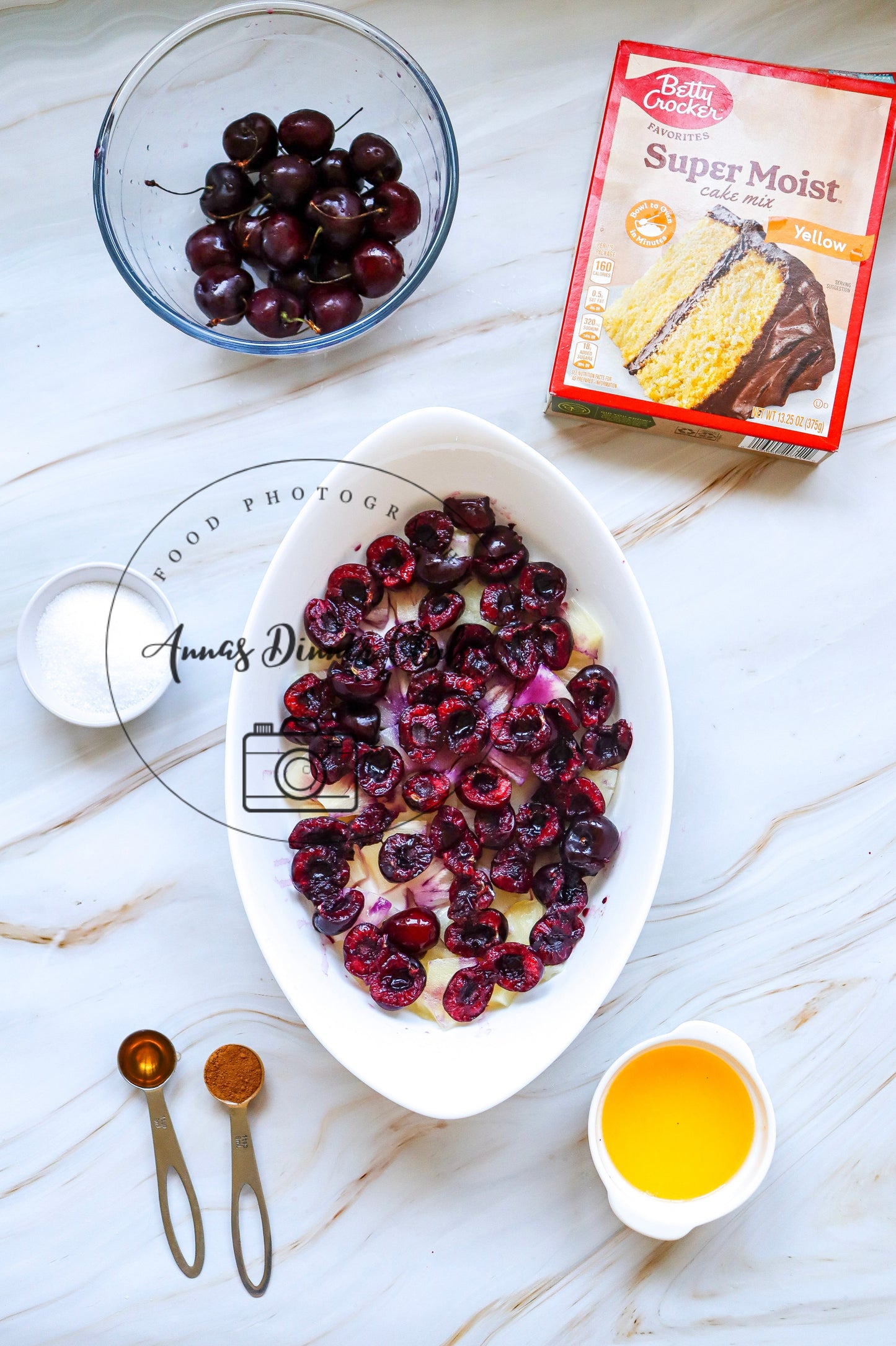 Pineapple and cherry dump cake - exclusive set
