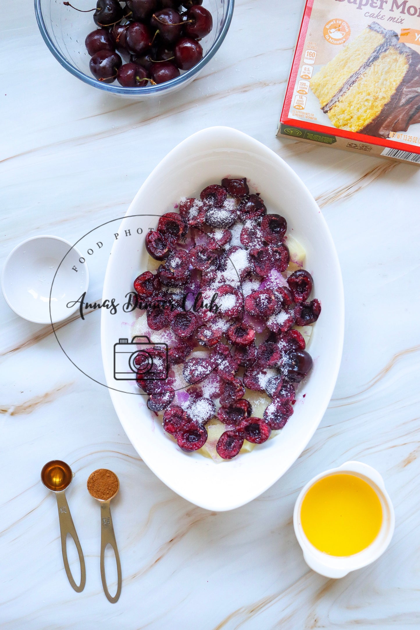 Pineapple and cherry dump cake - exclusive set