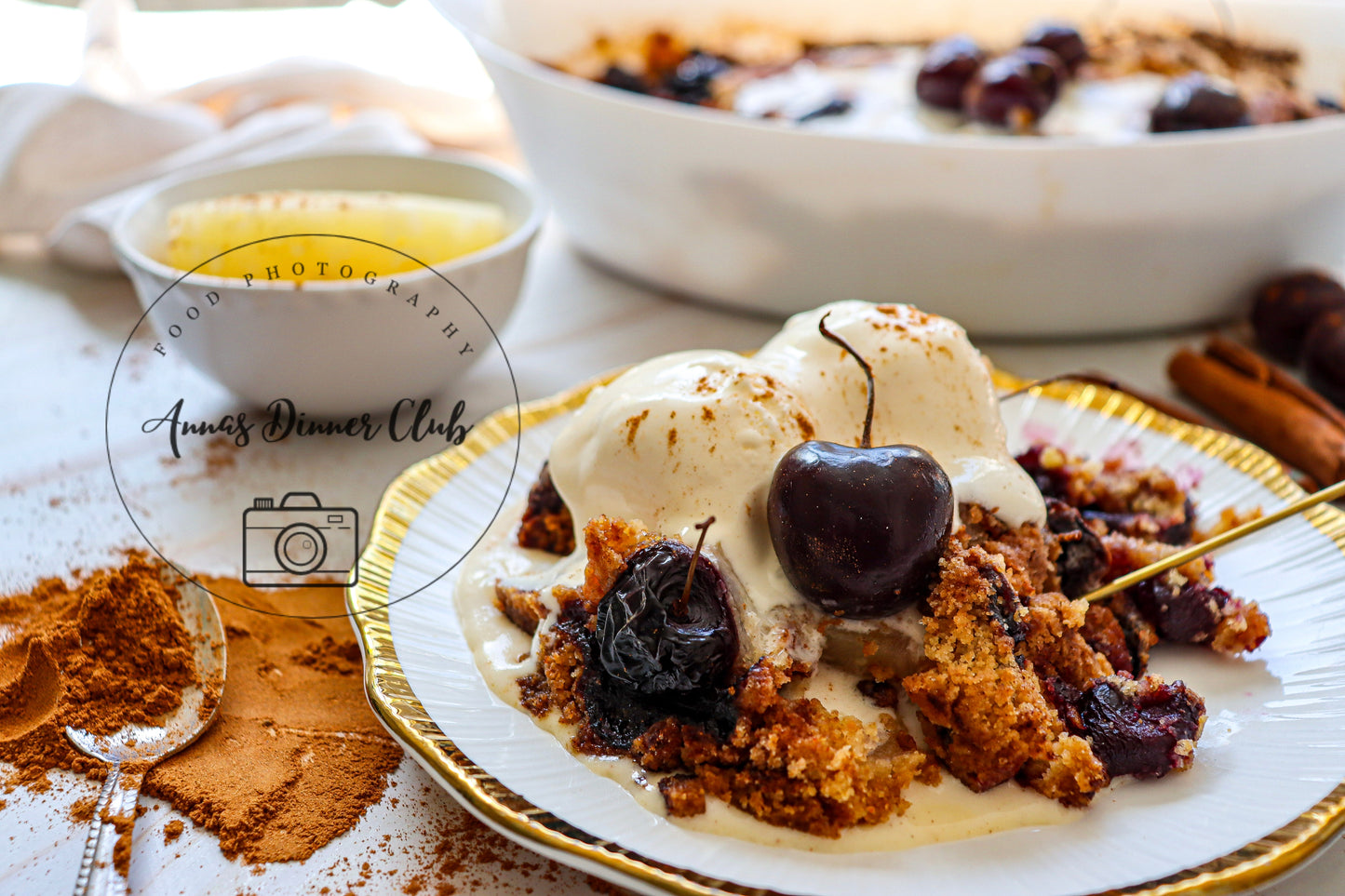 Pineapple and cherry dump cake - exclusive set