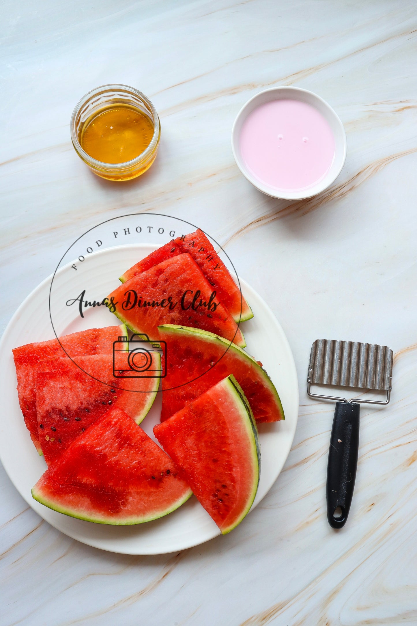 Watermelon crinkle fries with honey and strawberry yogurt dip -exclusive set