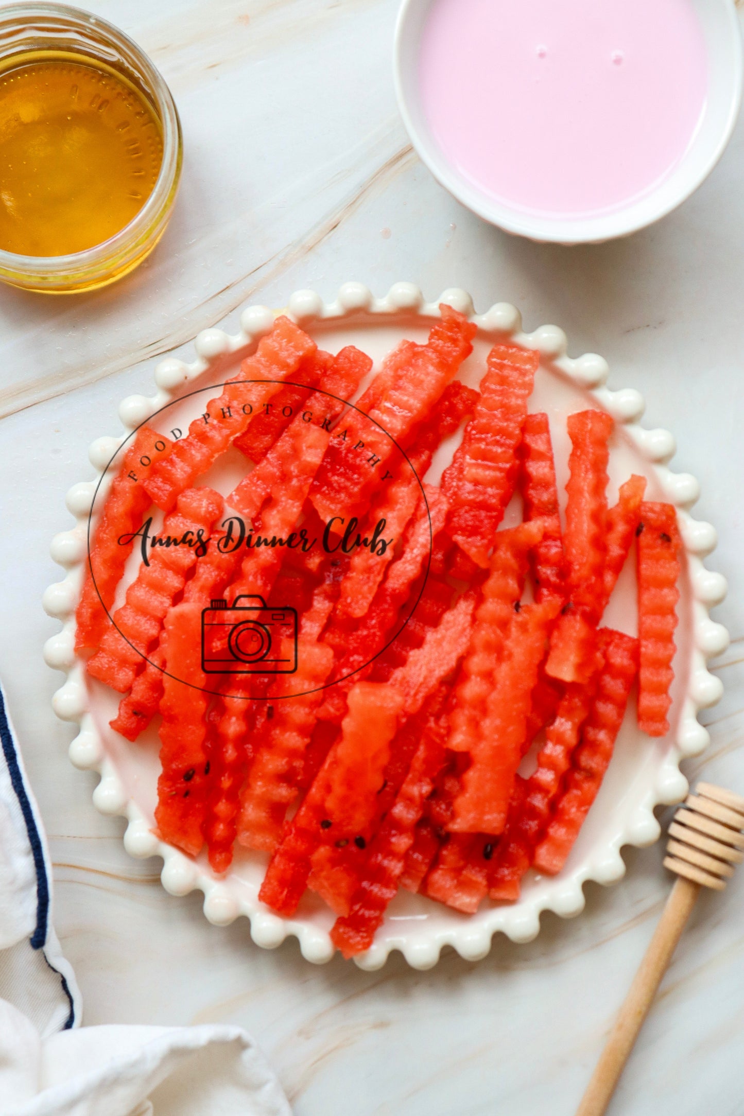 Watermelon crinkle fries with honey and strawberry yogurt dip -exclusive set