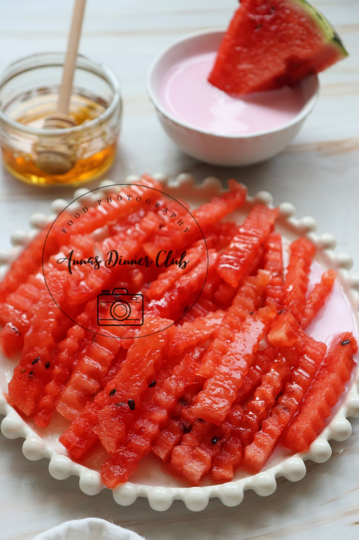 Watermelon crinkle fries with honey and strawberry yogurt dip -exclusive set