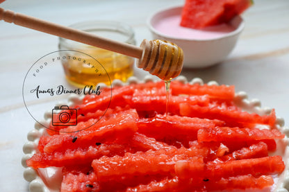 Watermelon crinkle fries with honey and strawberry yogurt dip -exclusive set