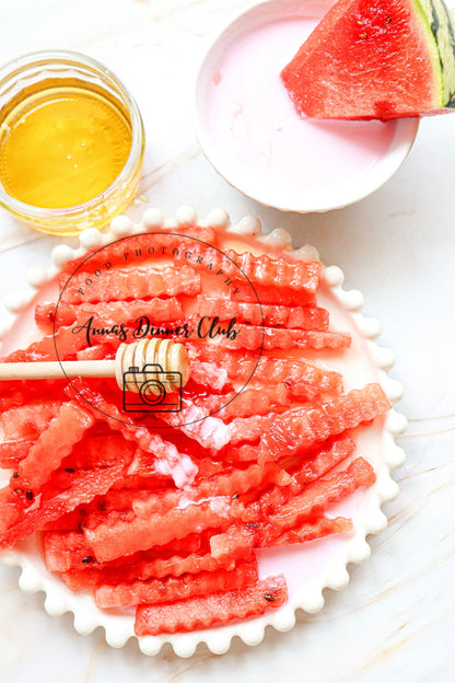 Watermelon crinkle fries with honey and strawberry yogurt dip -exclusive set