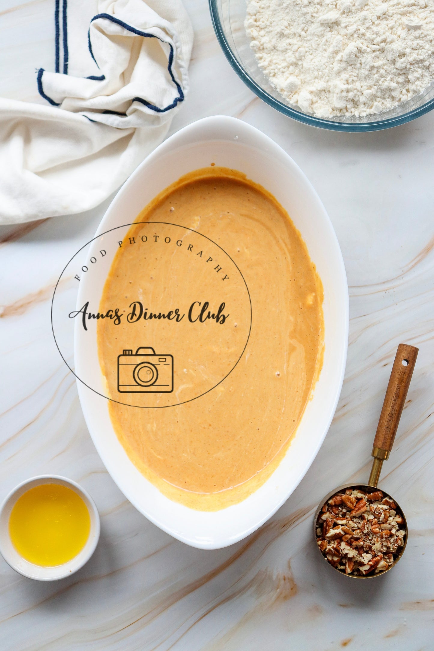 Pumpkin Cheesecake dump cake - exclusive set