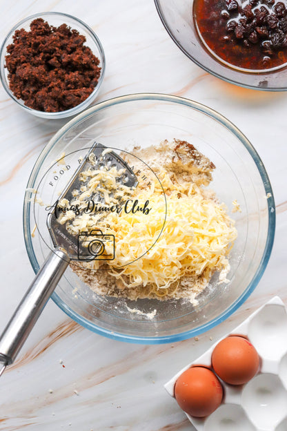 Christmas pudding with saffron sauce  - exclusive set