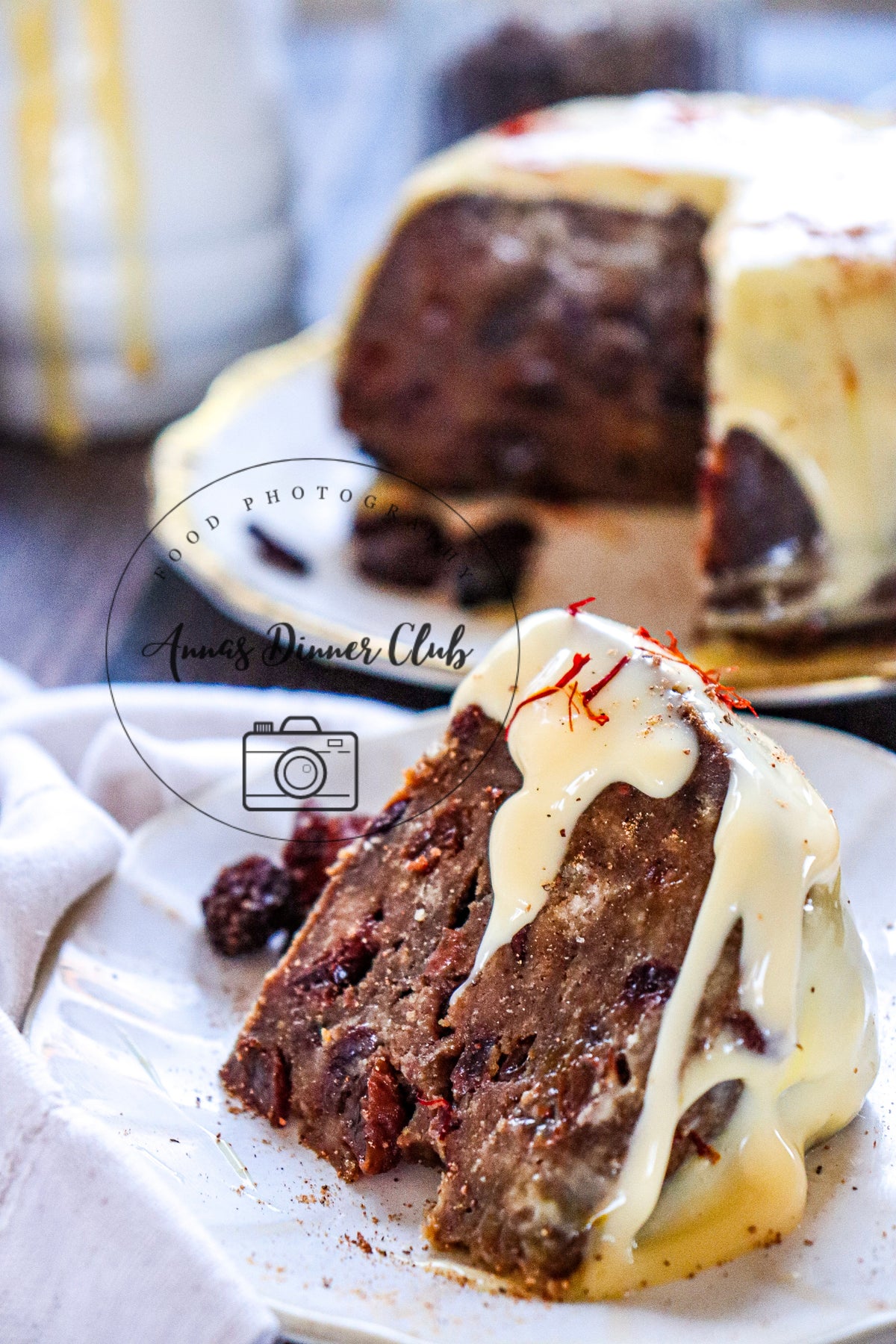 Christmas pudding with saffron sauce  - exclusive set