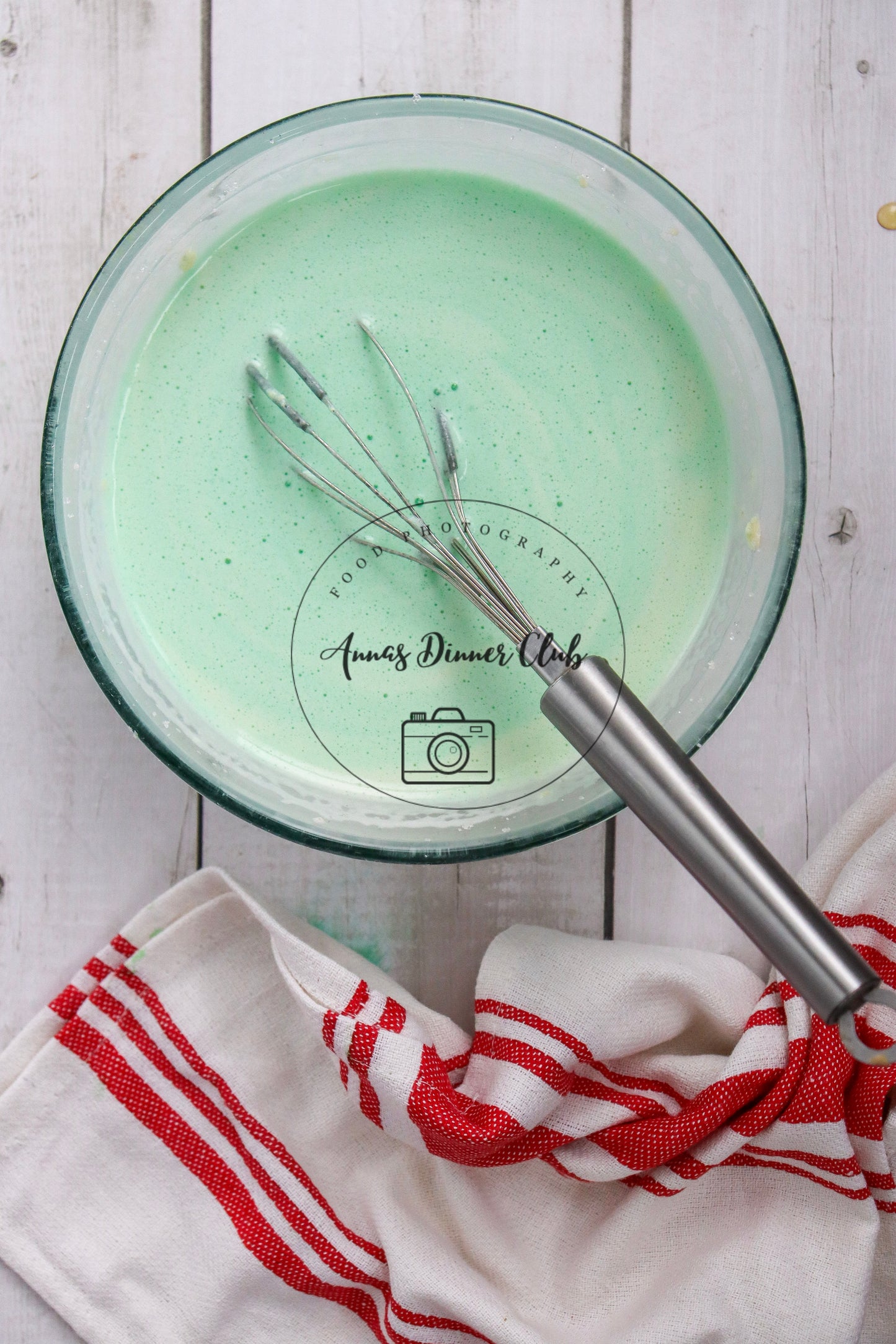 Grinch Bundt Cake - exclusive set