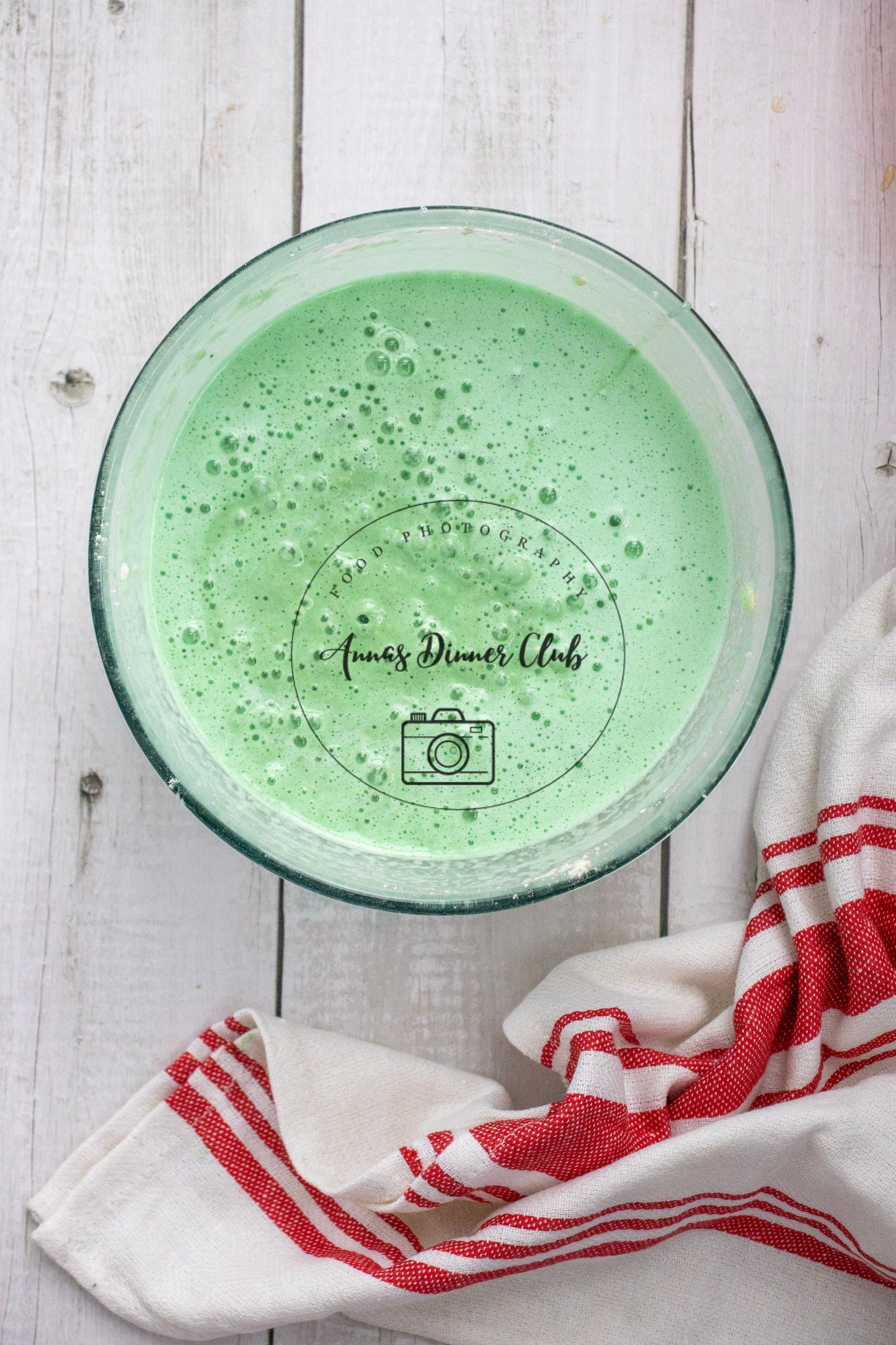 Grinch Bundt Cake - exclusive set