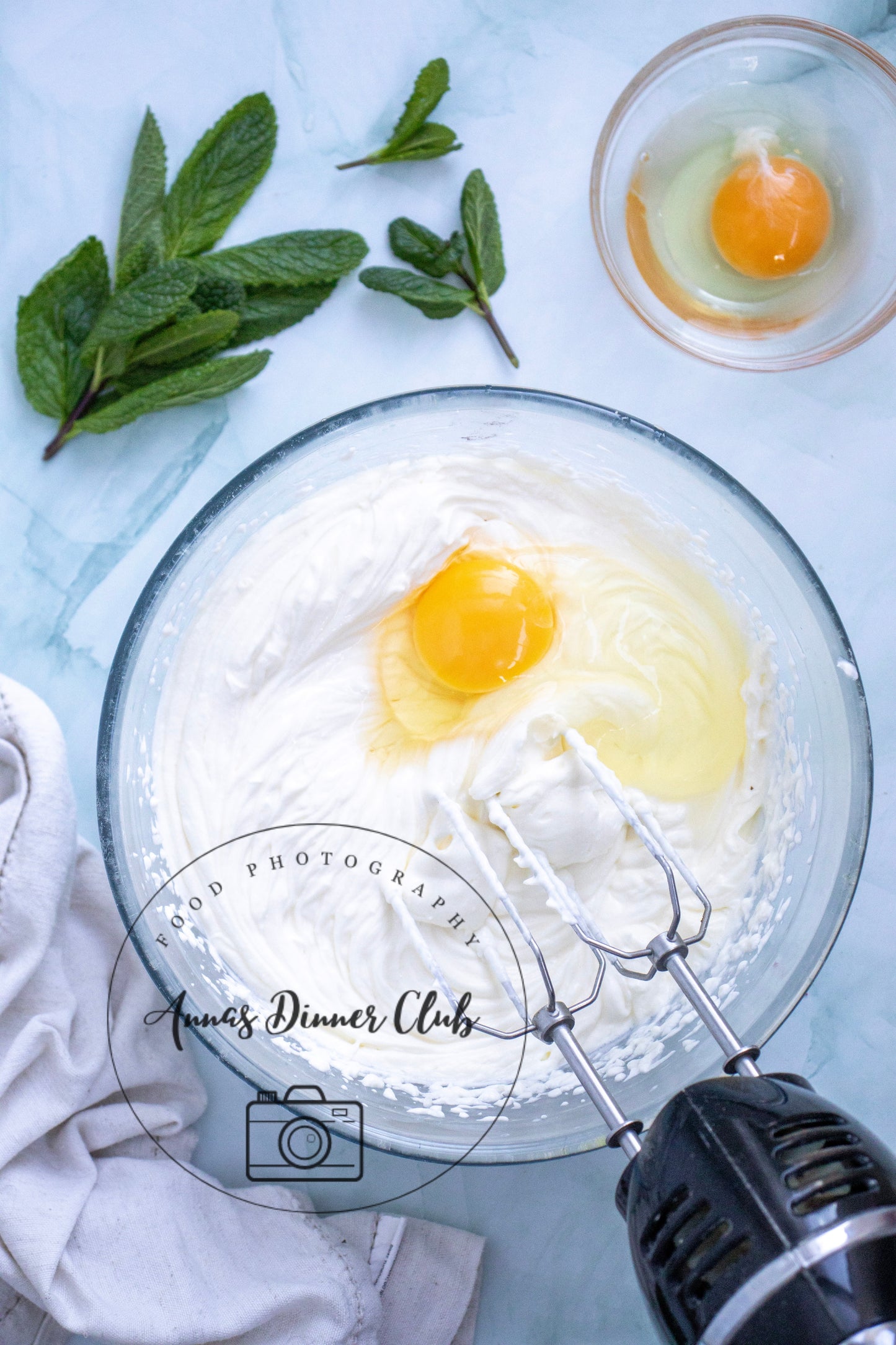 Peppermint Cheesecake with chocolate drizzle - exclusive set