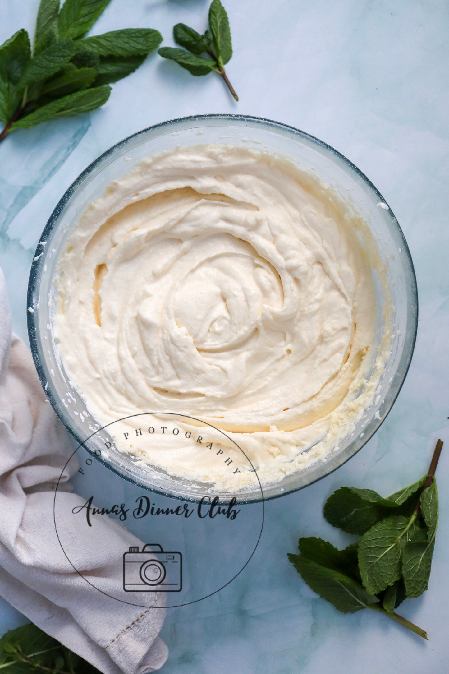 Peppermint Cheesecake with chocolate drizzle - exclusive set