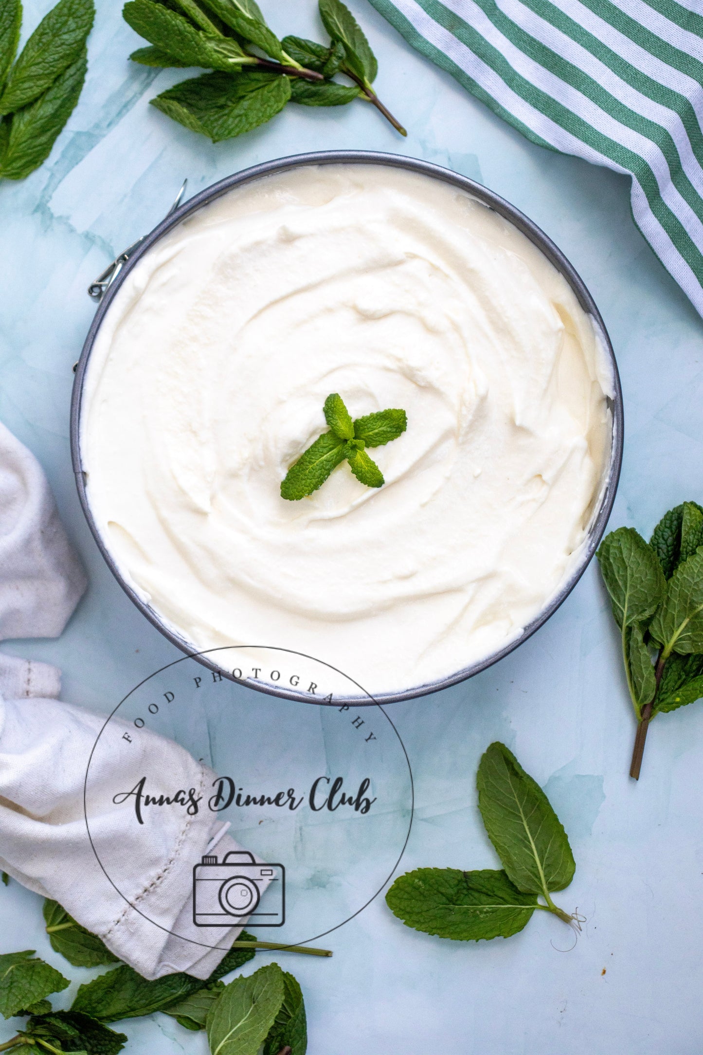 Peppermint Cheesecake with chocolate drizzle - exclusive set