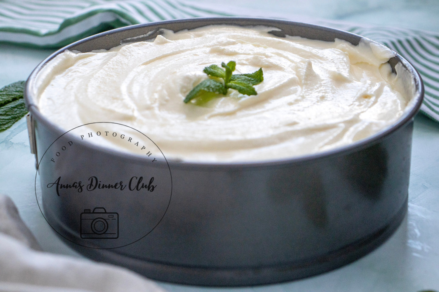 Peppermint Cheesecake with chocolate drizzle - exclusive set