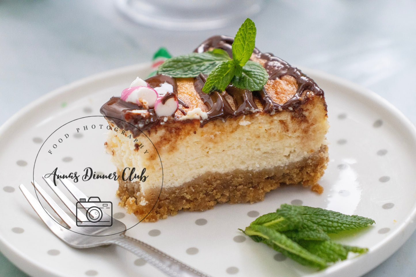 Peppermint Cheesecake with chocolate drizzle - exclusive set