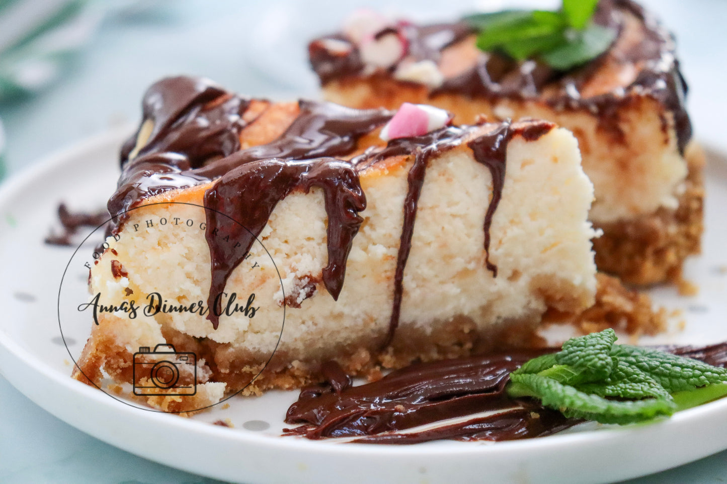 Peppermint Cheesecake with chocolate drizzle - exclusive set