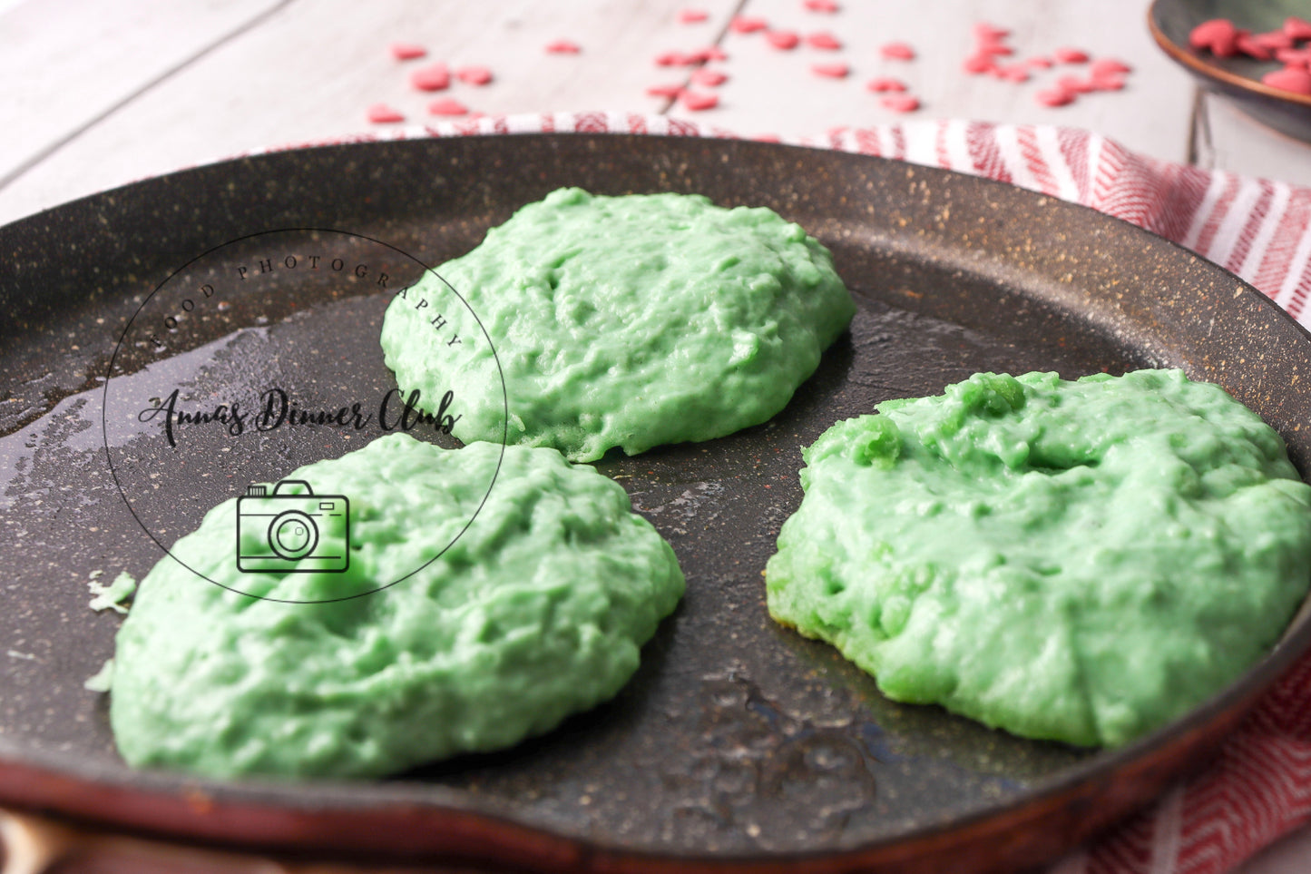 Grinch soufflé pancakes  - exclusive set