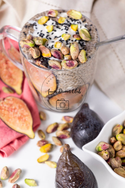 Chia pudding with figs PLR set