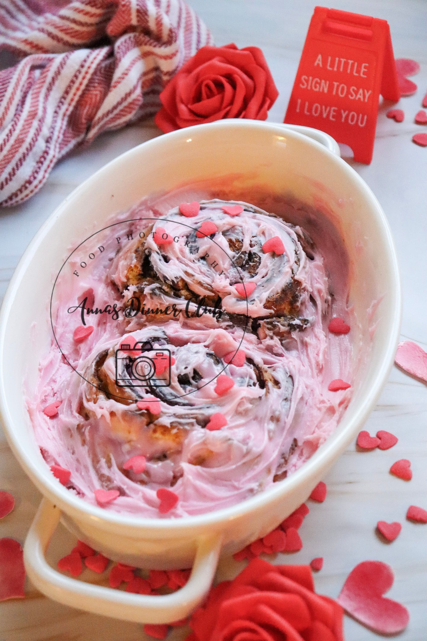 Valentine cinnamon rolls for two   - PLR set