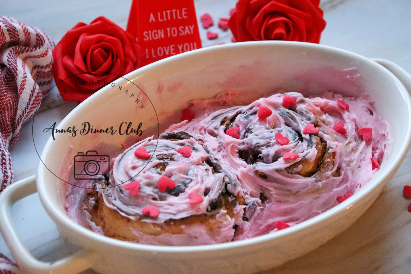 Valentine cinnamon rolls for two   - PLR set