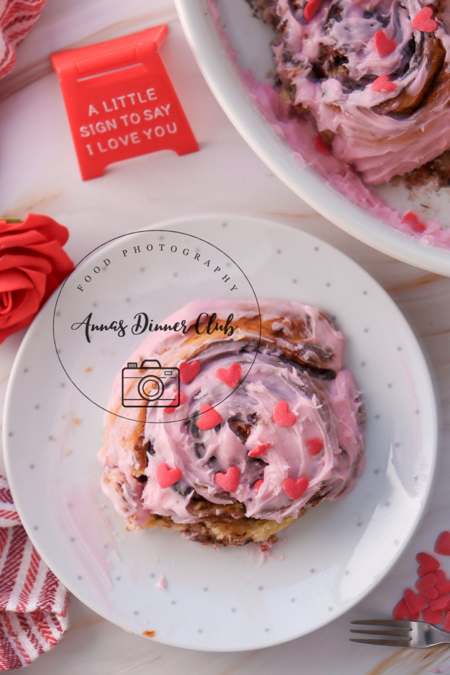 Valentine cinnamon rolls for two   - PLR set