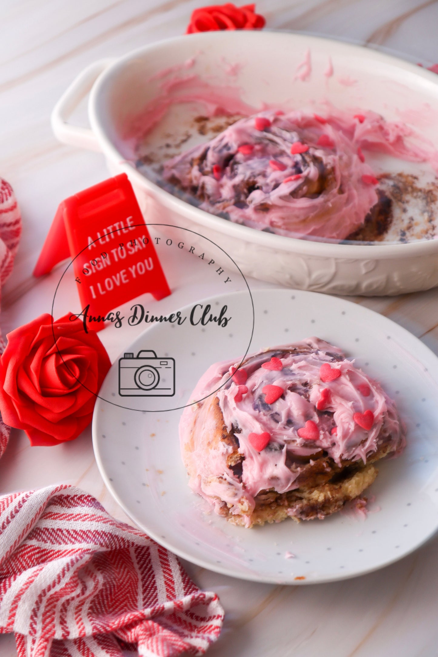 Valentine cinnamon rolls for two   - PLR set