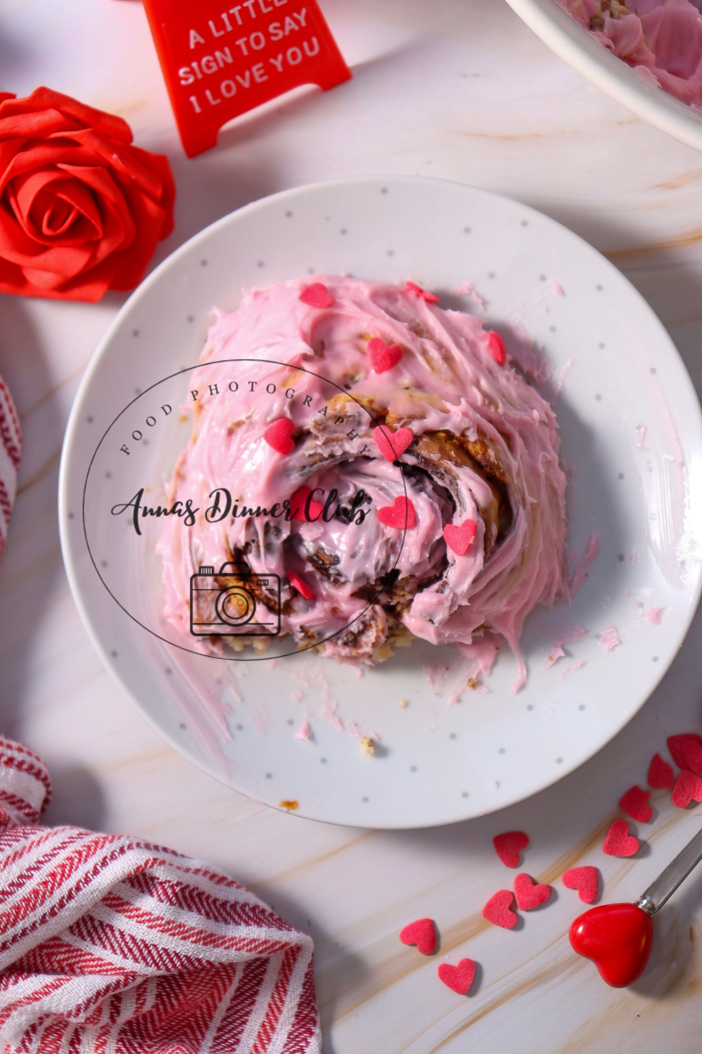 Valentine cinnamon rolls for two   - PLR set